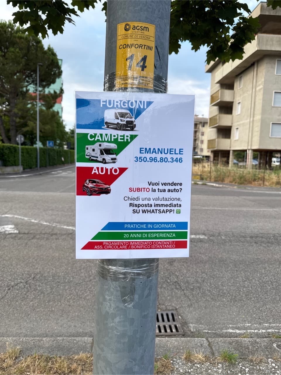 Pubblicità abusiva affissa per tutto borgo Venezia